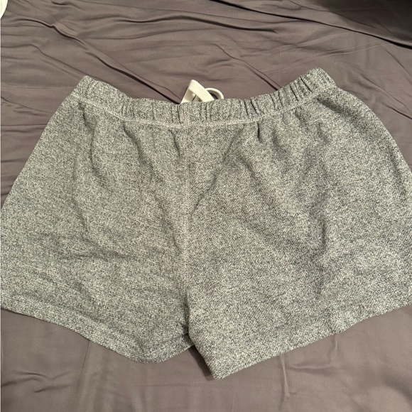 Roots shorts - Picture 2 of 3